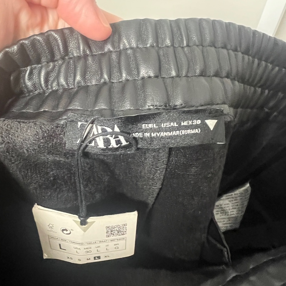 ZARA High Rise Faux Leather Fleece Lined Pull On Pants - Picture 7 of 9